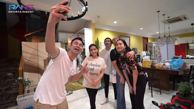Raffi Ahmad - Nagita Slavina (Foto: YouTube)