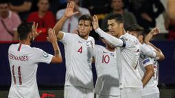 Alasan pertama, Portugal tampil konsisten dalam lima tahun belakangan ini. Di tahun 2016, mereka mampu menyabet gelar Euro 2016 dengan mengalahkan tim-tim seperti Wales, Kroasia, dan Prancis. (Foto: AFP/Pedja Milosavljevic)