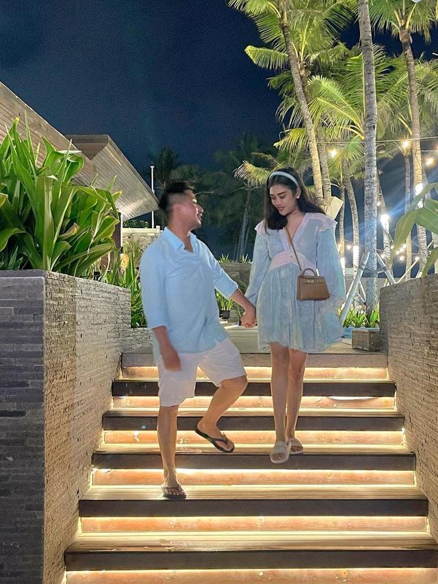 7 Potret Oline Mendeng Pamer Kemesraan dengan Kekasih Ini Tuai Banyak Dukungan