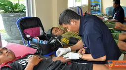 Prajurit Denmako Pasmar-1 Sumbangkan Darah