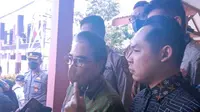 Kuasa hukum terdakwa JEP, Hotma Sitompoel usai sidang di PN Malang. (Dian Kurniawan/Liputan6.com).