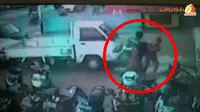 [VIDEO] Terbakar Cemburu, Oknum Brimob Pukuli Pria di Warnet
