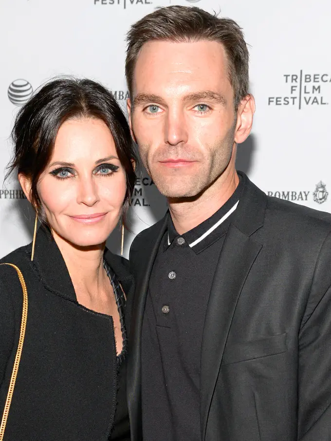 [Bintang] Courteney Cox dan Johnny McDaid