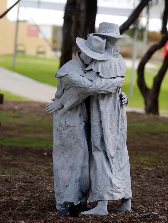 Sebuah patung yang dipajang di pameran patung bertajuk Sculpture by the Sea di Pantai Cottesloe di Perth, Australia, pada 6 Maret 2020. Ajang pameran patung terbesar gratis untuk publik di dunia ini berlangsung hingga 23 Maret 2020 mendatang. (Xinhua/Zhou Dan)