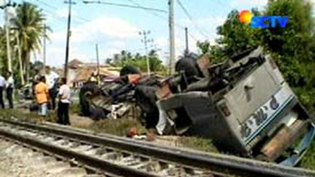 Sopir Bus Pmh Menjadi Tersangka News Liputan6 Com