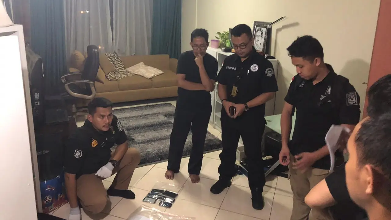 Satgas Antimafia Bola menggeledah apartemen milik Plt Ketua Umum PSSI Joko Driyono. (Ist)