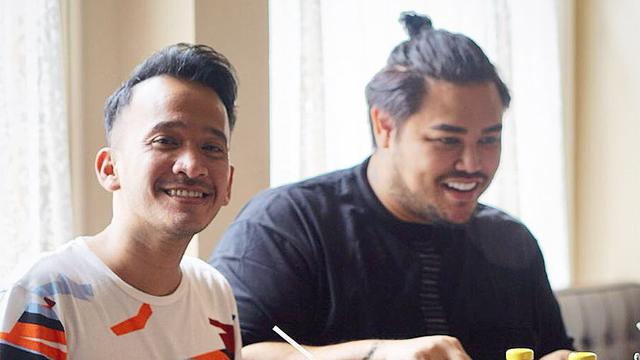 [Bintang] 13 Tahun Bersahabat, Ini 8 Potret Kebersamaan Ivan Gunawan dan Ruben Onsu