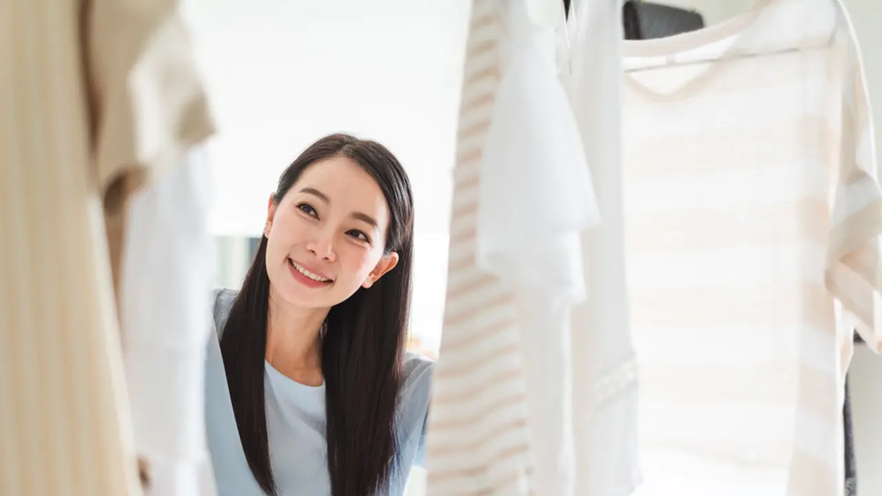 5 Fashion Item Penyelamat OOTD Saat Tak Ada Inspirasi untuk Bergaya