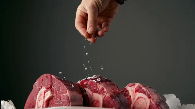 Jeruk Nipis dan Garam Bisa Bantu Hilangkan Bau Prengus