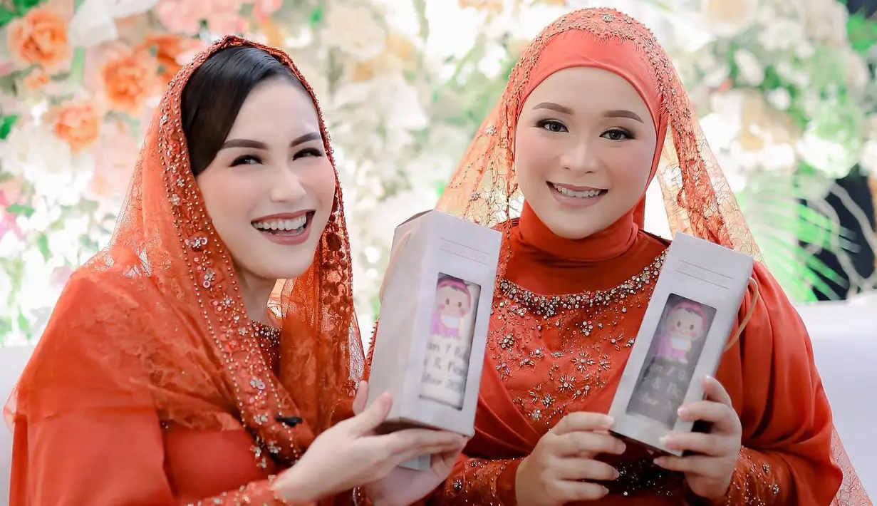 <p>Kekompakan Ayu Ting Ting dan Syifa di acara 7 bulanan. [Foto: Instagram/ syifaasyifaaa]</p>