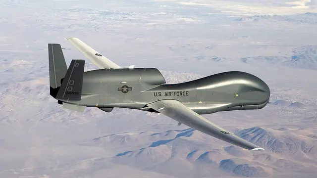 Drone intai Militer AS, RQ-4 Global Hawk. Iran mengklaim menembak jatuh drone tipe ini pada Kamis 20 Juni 2019 (Bobbi Zapka / USAF)
