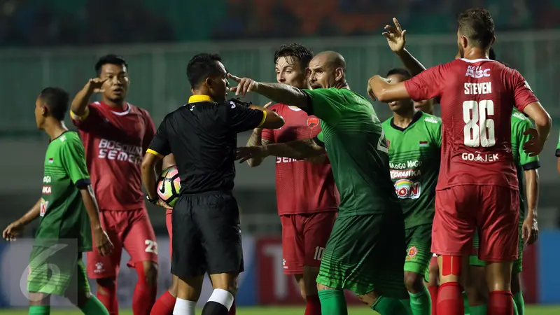 PS TNI vs PSM Makassar