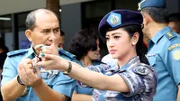 Dewi Perssik Marah Besar Hingga Balas Komentar Fans di Instagram
