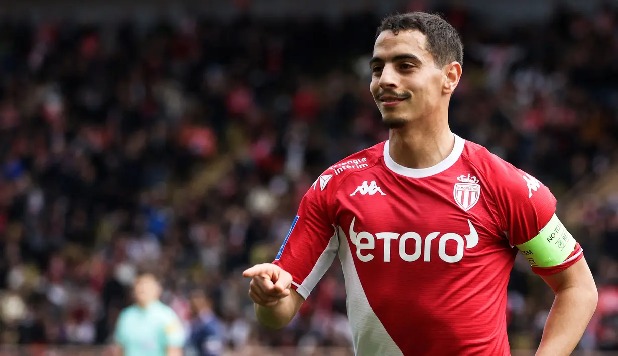 Wissam Ben Yedder menjadi sosok kunci di balik kebangkitan AS Monaco usai sempat tertatih-tatih pada musim ini. Sebagai penyerang, ia mampu menunjukkan performa apik dengan membukukan 32 gol dan 7 assist dalam 52 penampilannya di semua kompetisi. Produktivitas Ben Yedder turut membawa timnya berada di posisi runner-up Ligue 1 sekaligus mengamankan tiket Liga Champions musim depan. (AFP/Valery Hache)