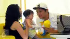 Pasangan selebriti Gading Marten dan Gisella Anastasia, kerap memamerkan buah hatinya, Gempita Noura Marten saat ditemui dalam sebuah talk show di kawasan Gatot Subroto, Jakarta, Jum’at (24/07/2015). (Liputan6.com/Faisal R Syam)