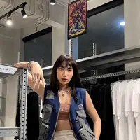 Baby Jovanca punya gaya khas yang tidak terlalu feminin tapi tidak terlalu boyish. [@babyjvnc]