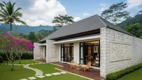 7 Inspirasi Rumah Kampung dengan Batu Paras Putih dan Atap Limas Modern