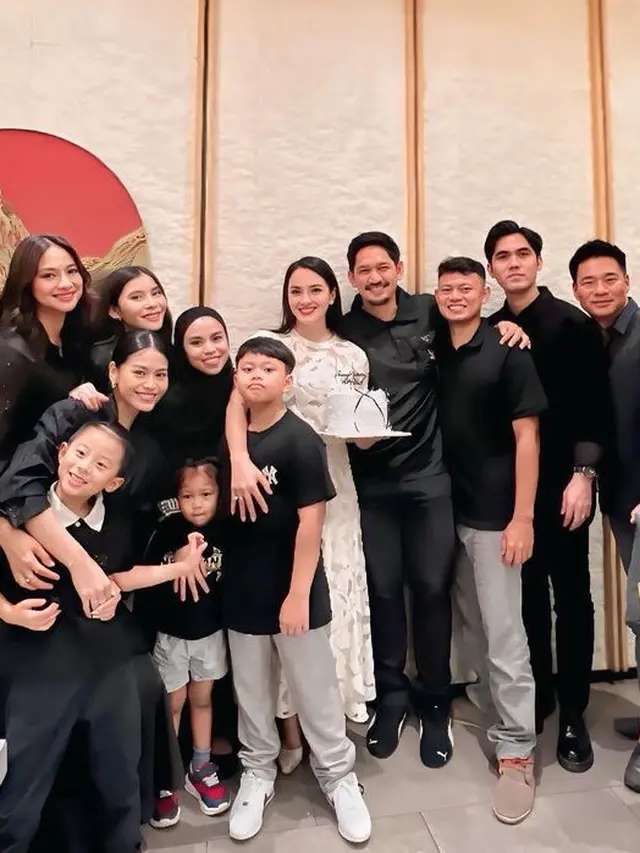 Ririn Ekawati Rayakan Ulang Tahun ke-43. [@ririnekawati]