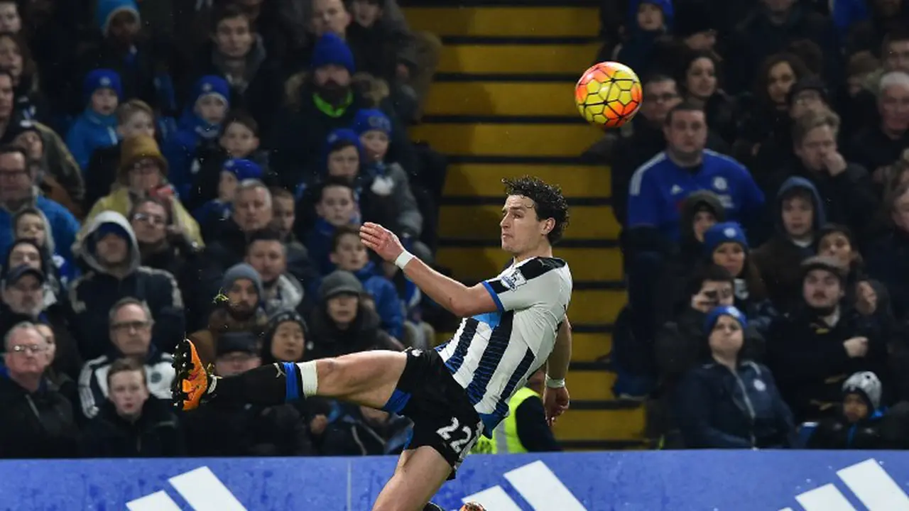 Janmaat Tersungkur Tanpa Sebab, Newcastle Kalah 1-3