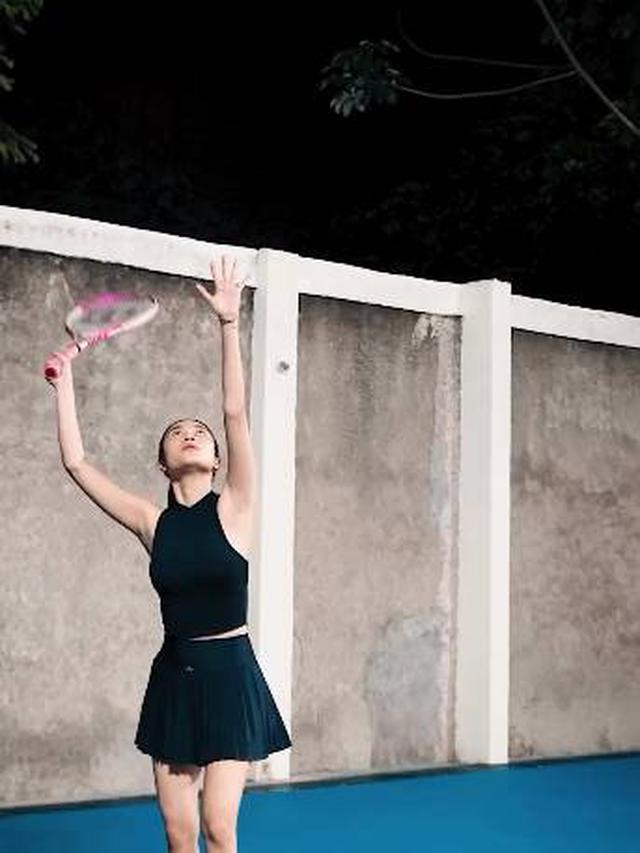 Disebut Multitalenta, Ini 7 Potret Azizah Salsha Tekuni Olahraga Tenis Lapangan