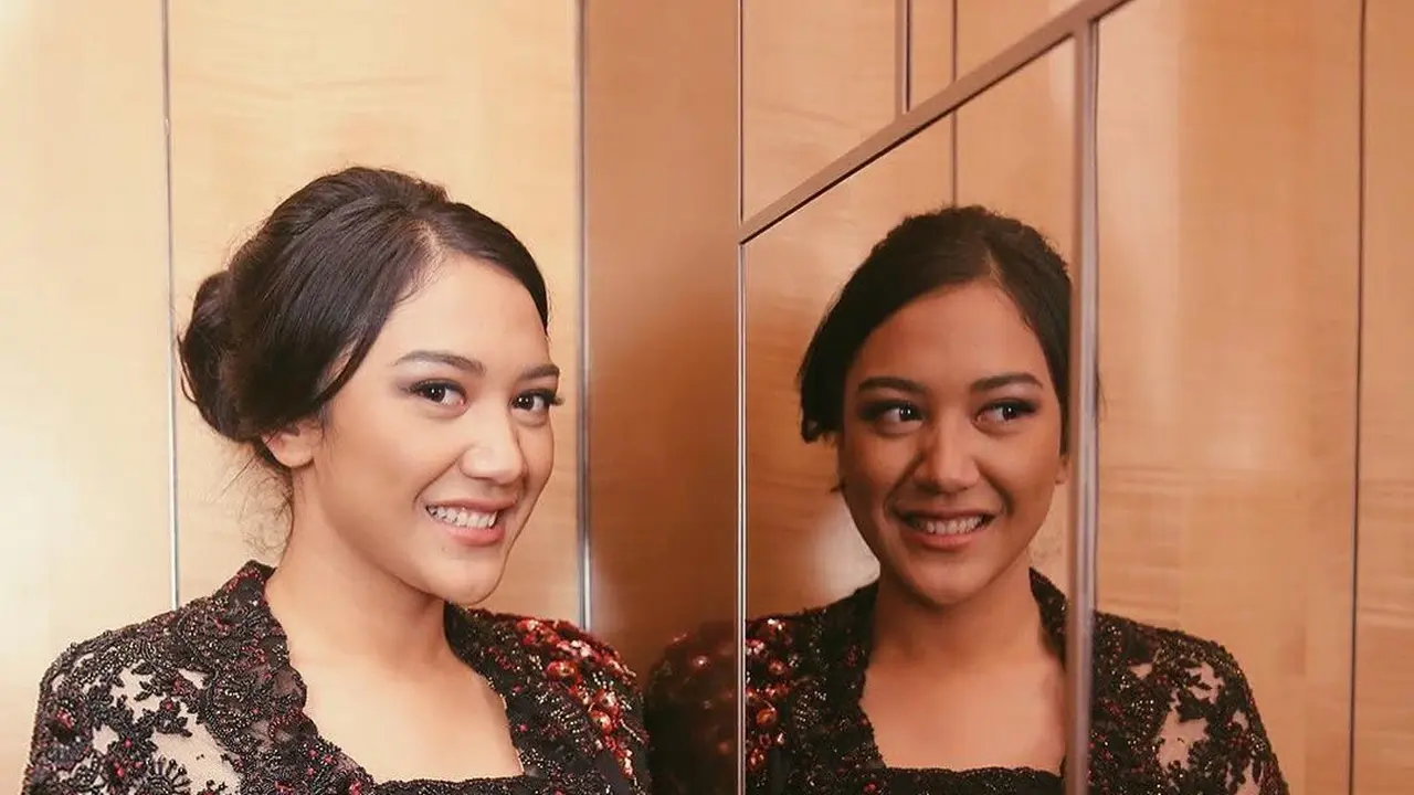 Putri Tanjung
