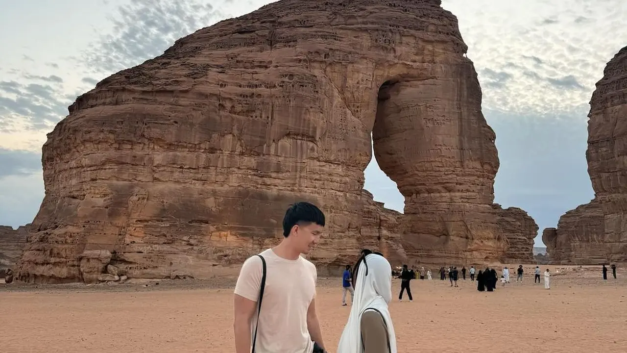 Potret Nikita Willy bersama Indra saat di Al Ula