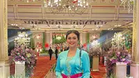 Potret Bella Saphira Kondangan Bareng Ibu-ibu Pejabat, Cantik dengan Kebaya ala Bali