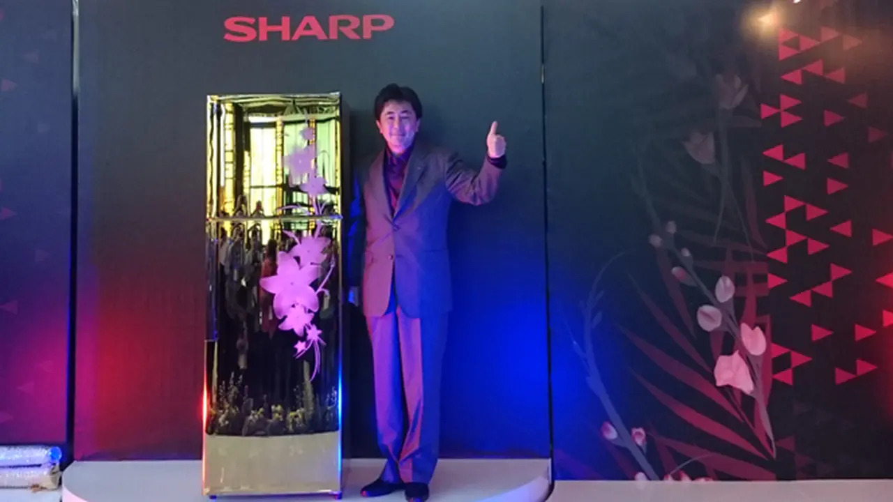 Cetak 15 Juta Unit, Sharp Pamer Lemari Es Berlapis Emas