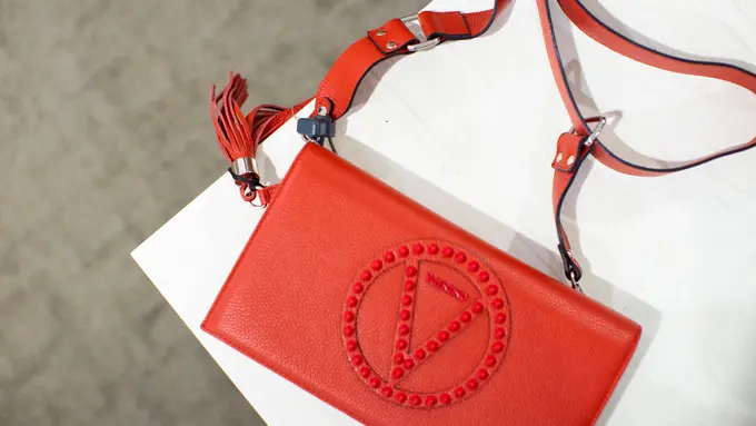 Tahun 2022 Mendatang, Label Fashion Valentino Hentikan Penggunaan Bulu Binatang