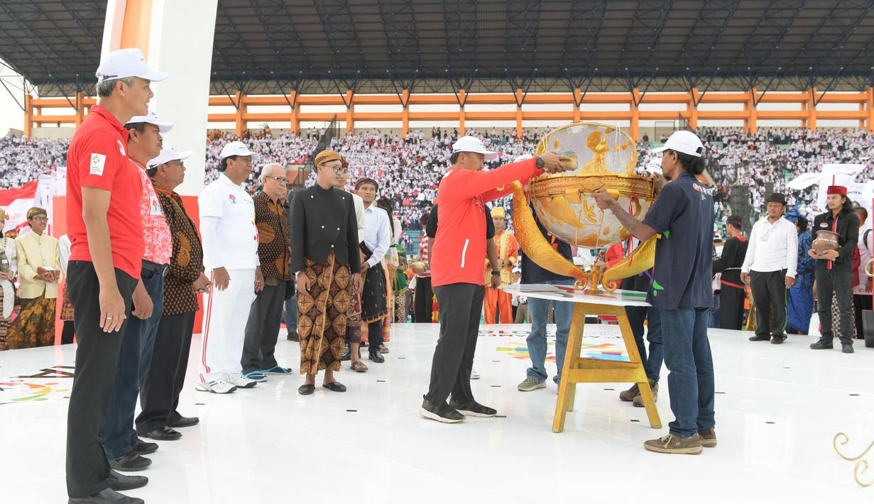 Menpora, Imam Nahrawi saat membuka peringatan Haornas 2017 di Magelang, (9/9/2017). Imam Nahrawi berharap Indonesia berjaya di Asian Games 2018. (Bola.com/Bagus Prasetyo/Humas Kemenpora)