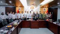 Menteri Sosial (Mensos) Saifullah Yusuf audiensi dengan pimpinan Komisi Pemberantasan Korupsi (KPK). (tim humas kemensos)