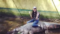 Artis-Artis Ini Tak Takut Berdampingan dengan Buaya