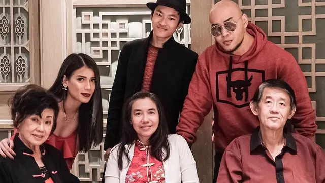 6 Momen Kedekatan Sabrina Chairunnisa dengan Ibu Mertua, Dekat Bak Anak Sendiri