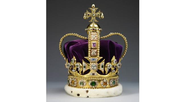 St Edward adalah mahkota yang secara historis digunakan pada saat penobatan pemimpin Kerajaan Inggris