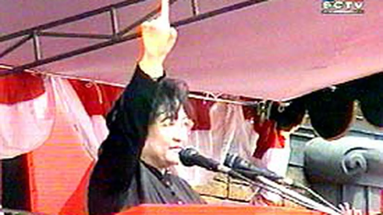 040502cMega_Ambon.jpg