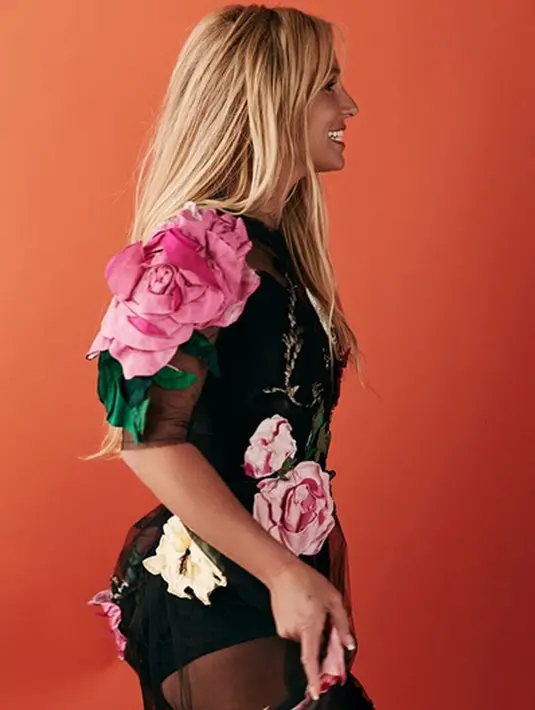 “Sesungguhnya Britney menginginkan anak lagi, dan 2017 sepertinya menjadi tahunnya!” ucap sumber pada Hollywoodlife.com. (Instagram/britneyspears)