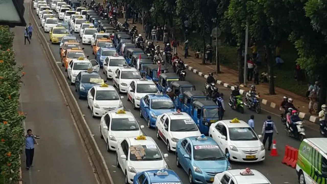 Bila Seluruh Taksi di Jakarta Demo, Mengular dari DPR - Cikarang
