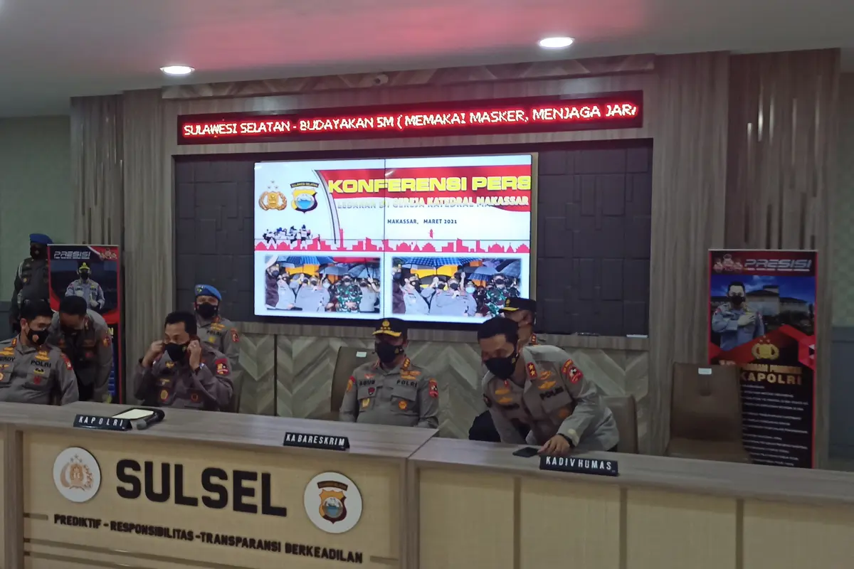 Kapolri Jenderal Listyo Sigit saat menggelar konferensi pers di Mapolda Sulawesi Selatan. (Liputan6.com/Fauzan)