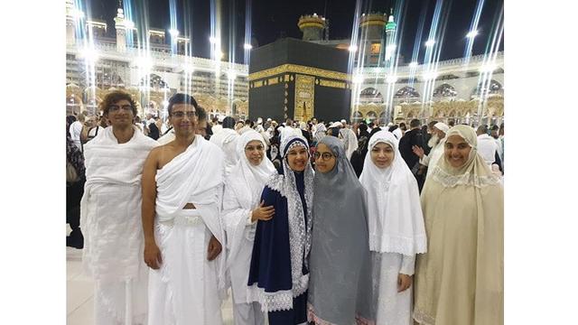 6 Momen Najwa Shihab Umrah Bareng Keluarga, Hangat dan Kompak