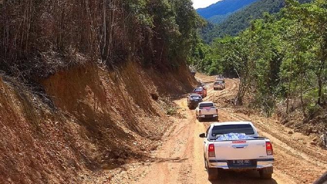 Jalan Trans Wamena-jayapura menghubungkan 8 kabupaten di Pegunungan Tengah Papua. (Liputan6.com/Katharina Janur)