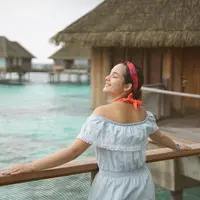 Liburan para selebriti Indonesia memang selalu menarik perhatian publik. Jika banyak artis yang tampil seksi saat liburan di pantai, akan tetapi berbeda dengan Chelsea Islan. (Foto: instagram.com/chelseaislan)