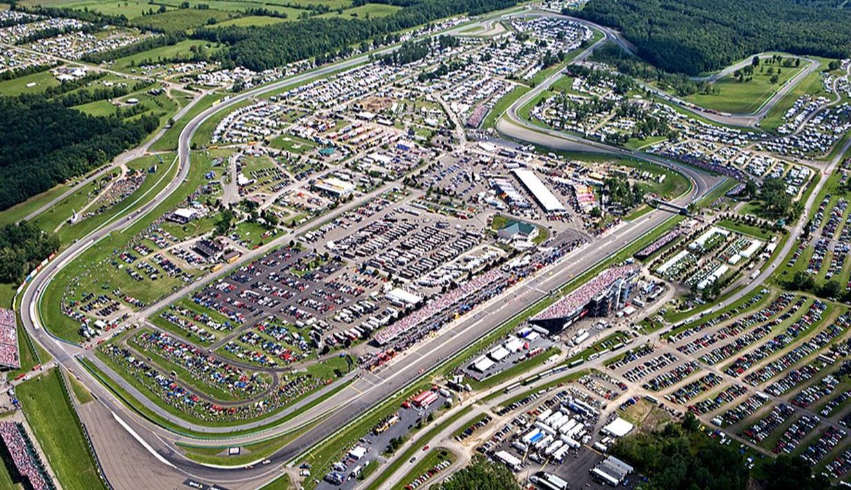 Watkins Glen International: Sirkuit yang terletak di New York, Amerika Serikat ini memiliki panjang total 3,4 mil atau setara 5,4 km. Trek ini biasa digunakan untuk kejuaraan NASCAR. (Source: indycar.com)