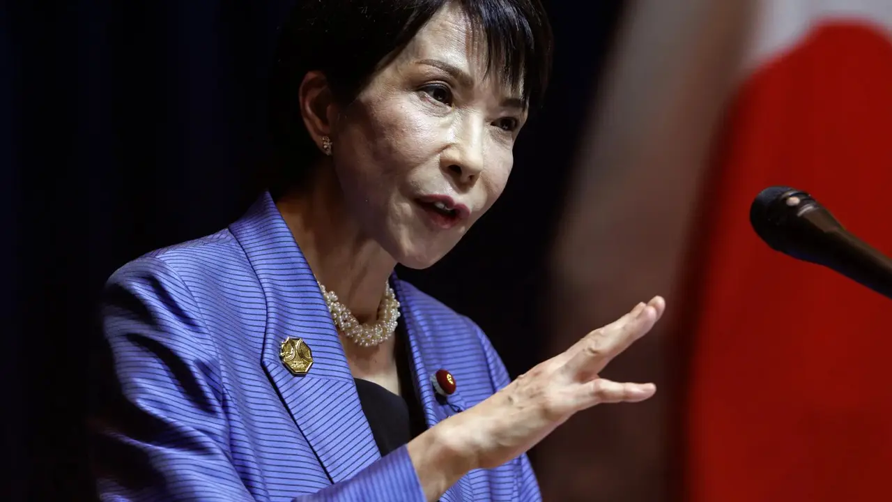 Japanese Prime Minister Sanae Takaichi Faces Historic Dilemma in the Sumo Ring