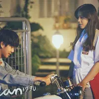 Saat ini, perhatian publik tertuju pada film Dilan 1990. Sudah 2 minggu tayang, film yang diadaptasi dari novel karya Pidi Baiq ini sudah ditonton 4,3 juta penonton. (Foto: instagram.com/dilanku)