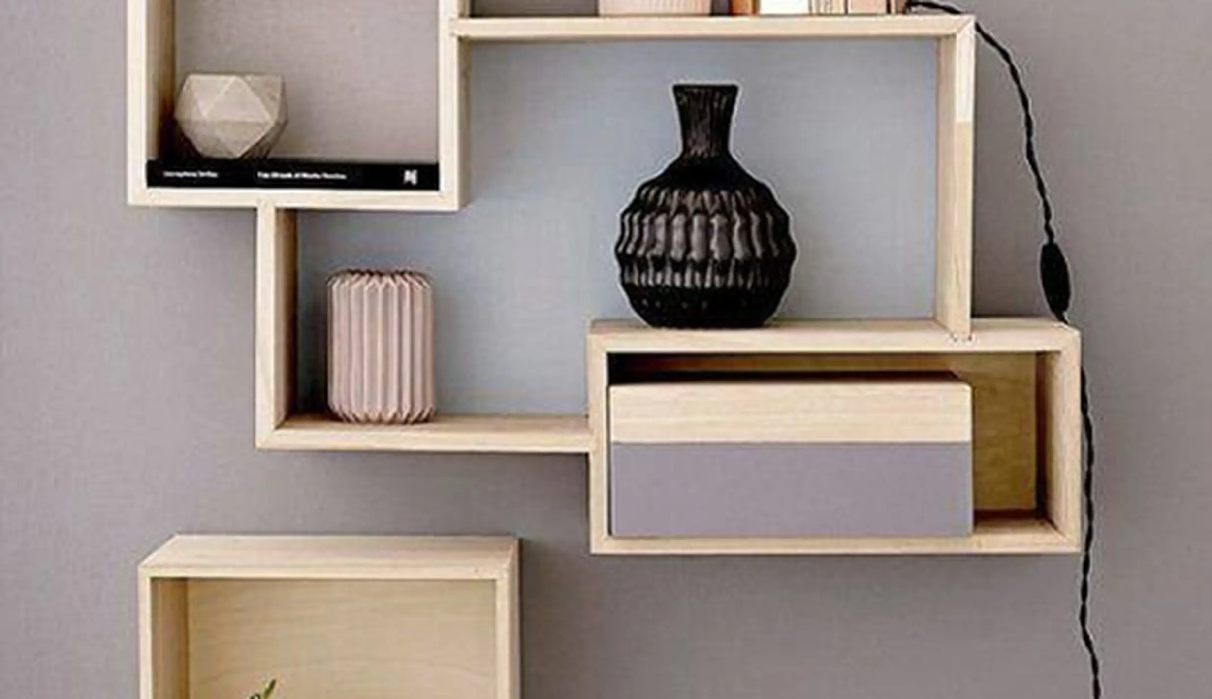 Rak Dinding Keren Bikin Rumah Makin Kece Nan Mengesankan - Photo Fimela.com