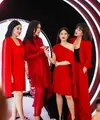 Lewat unggahan beberapa foto terbaru di akun Instagram Dian Sastrowardoyo, ia memperlihatkan kebersamaannya Bersama geng AADC di acara POND'S. [Foto: Instagram/sysiio]