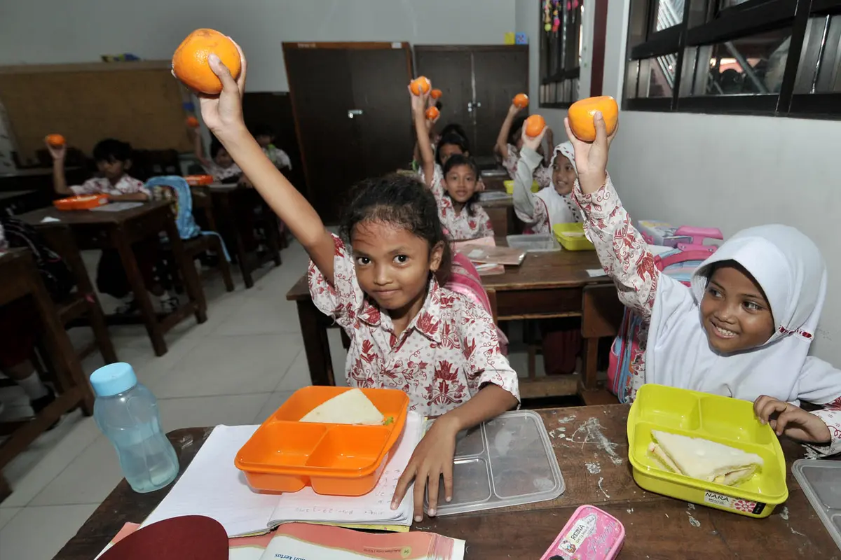 Penuhi Gizi Anak SD dengan Program Makanan Tambahan