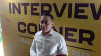 Wali Kota Surabaya, Eri Cahyadi, mengucap rasa syukur daerah yang dipimpinnya mampu menggelar&nbsp;Piala Dunia U-17 2023 dengan lancar. (Bola.com/Aditya Wany)