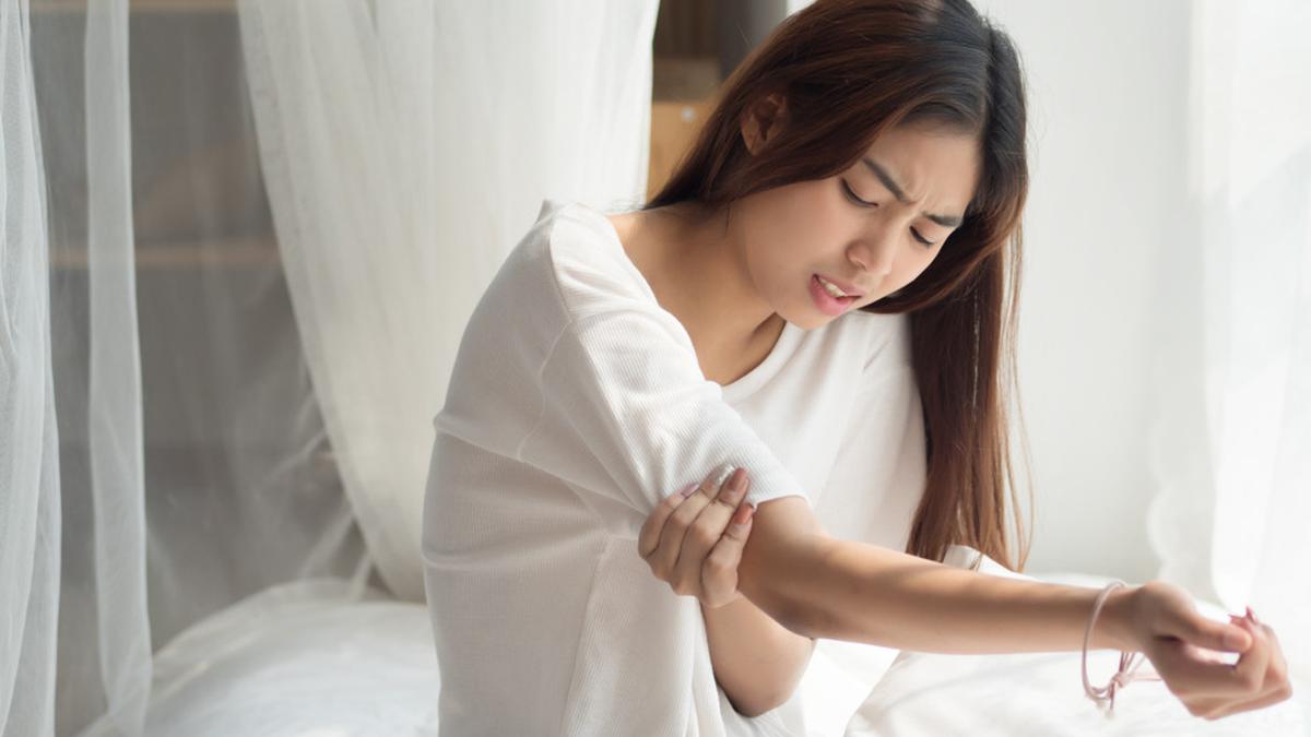 Bukan Mandi di Malam Hari, Ternyata Ini Penyebab dari Penyakit Rematik