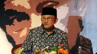 Mantan Presiden RI ke-3 BJ Habibie saat mengisi dalam suatu acara di Solo.(Liputan6.com/Fajar Abrori)